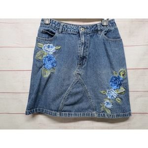 JLNY Vintage Denim Short Skirt with Blue Flower Embroidery Size 5/6 Small